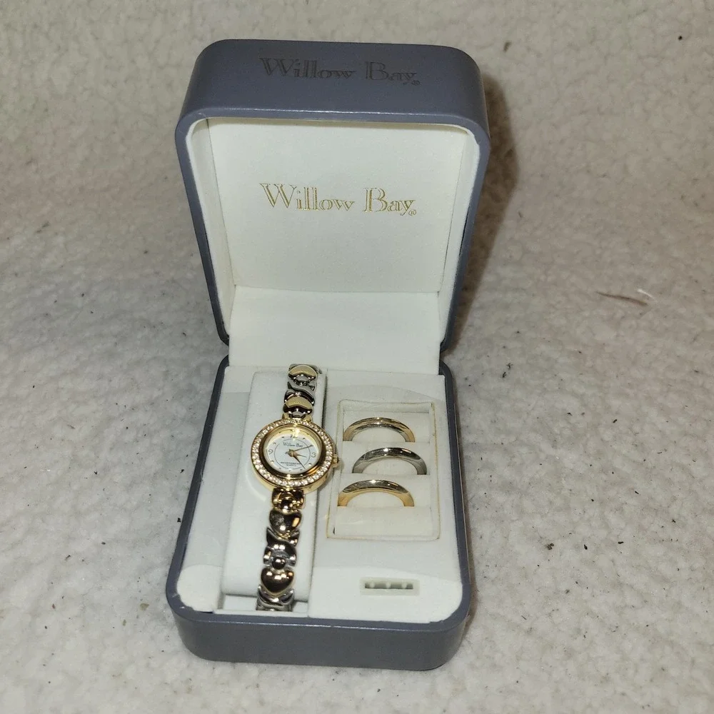 Willow Bay‎ Women's Gold Tone Watch Ring Set Quartz Crystal Bezel Gift Box